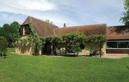 Photo de la galerie de l'établissement Holiday Home Fleurac With Fireplace I, à Fleurac
