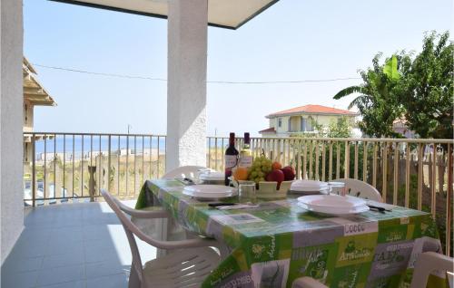 Amazing Apartment In Briatico With 2 Bedrooms And Wifi