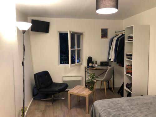 Katil atau katil-katil dalam bilik di Studio hypercentre à 2 pas de la gare appart n°2