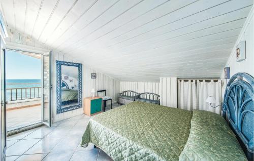 カステルサルドにあるLubagnuのベッドルーム1室(ベッド1台付)が備わります。