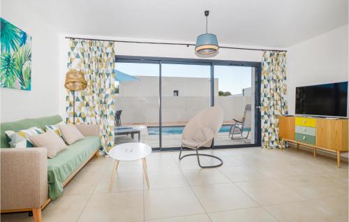 Μια τηλεόραση ή/και κέντρο ψυχαγωγίας στο Cala Di Mare