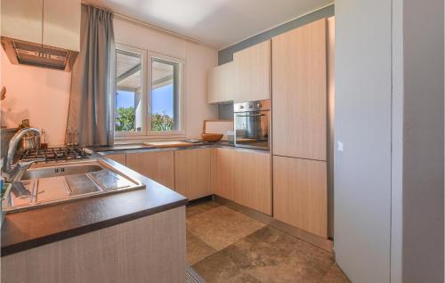 Nice Home In Balestrate With 2 Bedrooms And Wifi