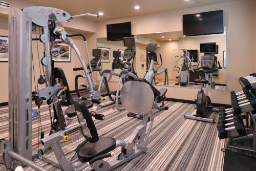 Фитнес-центр и/или тренажеры в Candlewood Suites - Austin Airport by IHG