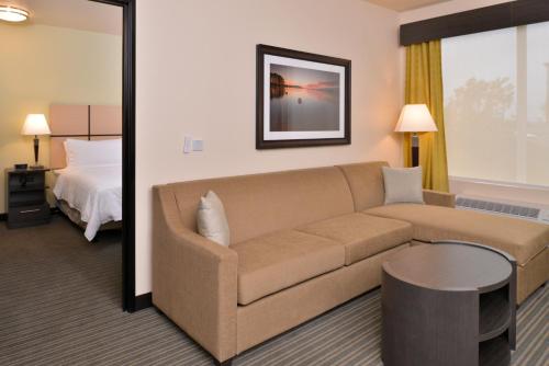 Гостиная зона в Candlewood Suites - Austin Airport by IHG