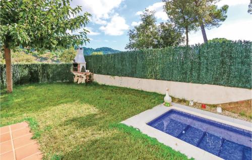 Bazén v ubytování Nice Home In St Cebrià De Vallalta nebo v jeho okolí