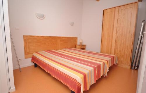 Легло или легла в стая в 1 Bedroom Lovely Home In Calvisson