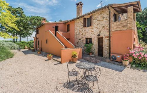 Stunning Apartment In Castiglione D,lago Pg With 2 Bedrooms, Wifi And Outdoor Swimming Pool