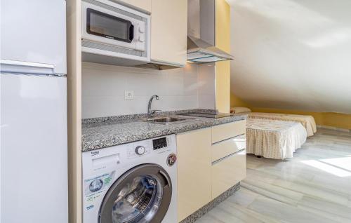 Lovely Apartment In Málaga With Wifi