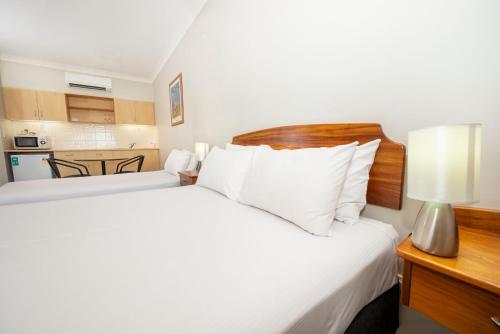 Katil atau katil-katil dalam bilik di Shamrock Gardens Motel
