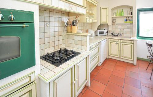 Photo de la galerie de l'établissement 4 Bedroom Lovely Home In Sète, à Sète