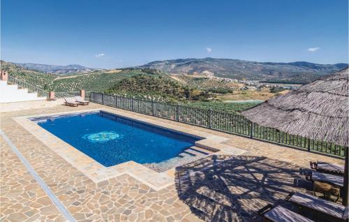 Bazén v ubytovaní Stunning Home In Iznájar With Wifi alebo v jeho blízkosti