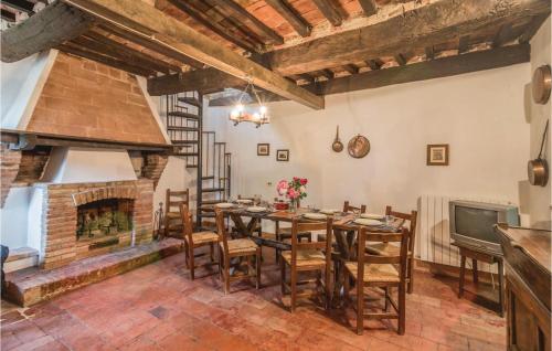 Amazing Apartment In Castiglione D,lago Pg With 2 Bedrooms, Wifi And Outdoor Swimming Pool
