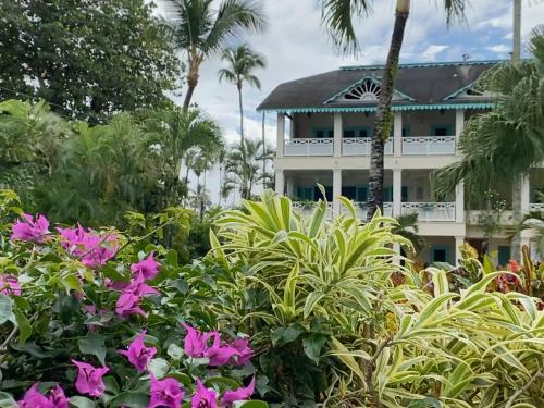 La Dolce Vita Beachfront Apt 2にある庭