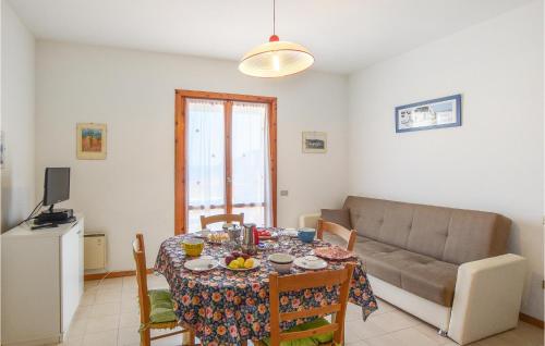 Area soggiorno di Amazing Apartment In Cavo