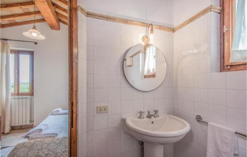 バルベリーノ・ディ・ヴァル・デルサにあるBeautiful Home In Barberino V,elsa fi With 2 Bedrooms, Wifi And Outdoor Swimming Poolのギャラリーの写真