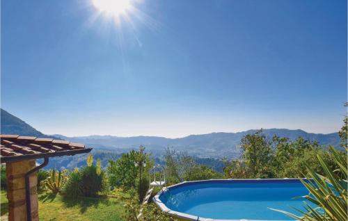 Vista general de una montaña o vista desde la casa o chalet 