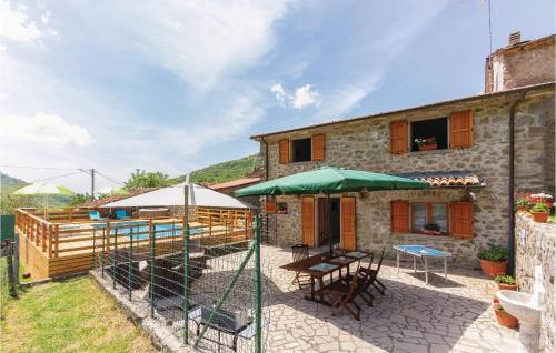 The building in which the holiday home is located