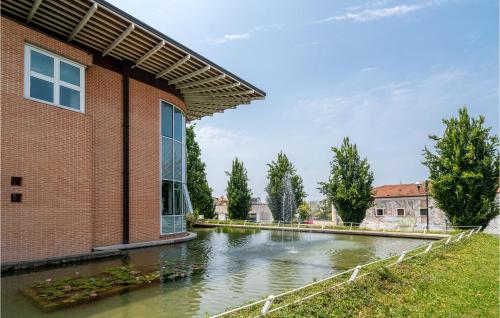 Výhled na řeku, která protéká v blízkosti apartmánu