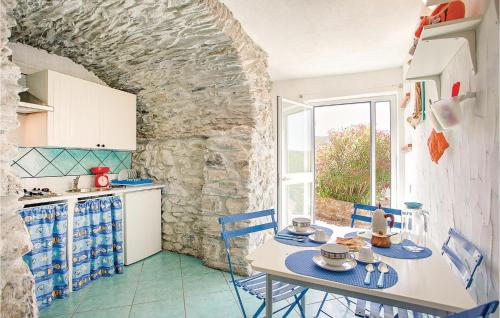 Il rifugio al mareにあるキッチンまたは簡易キッチン