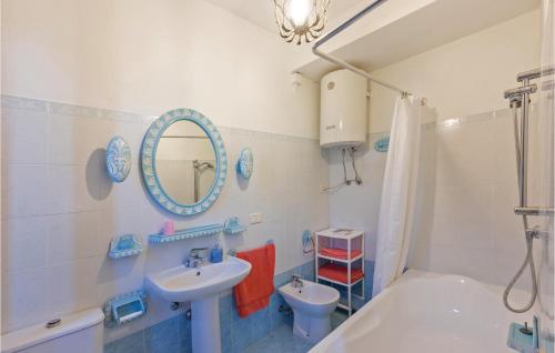 A bathroom at Corte La Pila