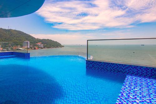 Πισίνα στο ή κοντά στο Mermaid Seaside Hotel