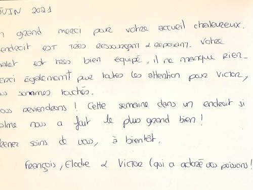 a letter from a woman complaining about her dog at Le Chalet de la Pierreraie Côte d'Azur Piscine Terrasse et Vue Mer in Drap