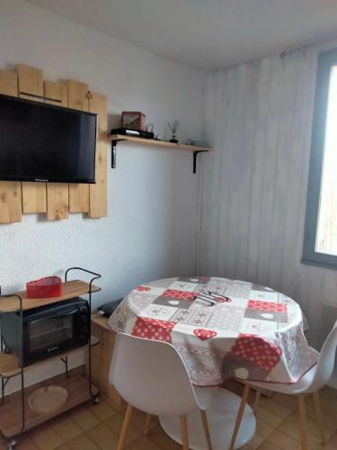 Η κουζίνα ή μικρή κουζίνα στο STUDIO CABINE PIED DES PISTES