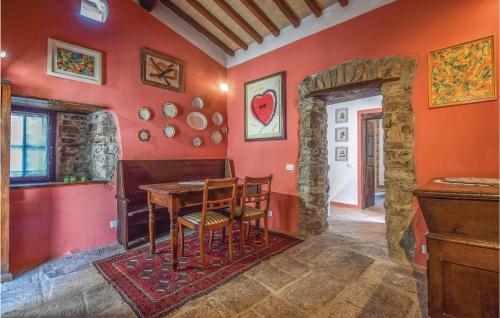 Χώρος καθιστικού στο Romantic Home In Comano Ms With Sauna