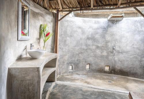 Ένα μπάνιο στο Casa Coraje