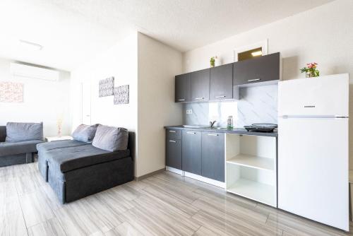 Gallery image of Villa Apartments AniFil in Novalja