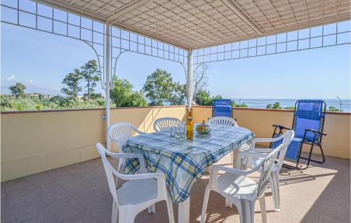 Nice Apartment In Mascali ct With 2 Bedrooms And Wifi