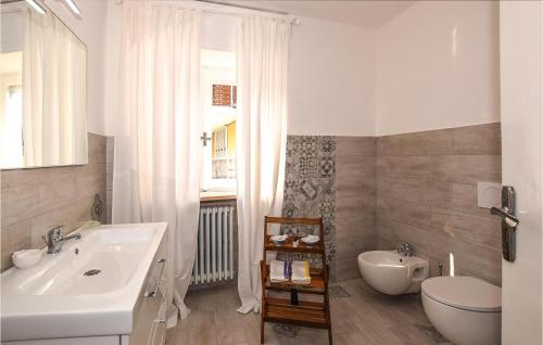 A bathroom at Casa In Collina