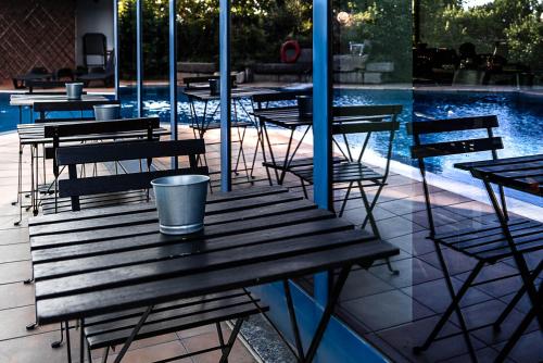 Бассейн в Business Hotel или поблизости