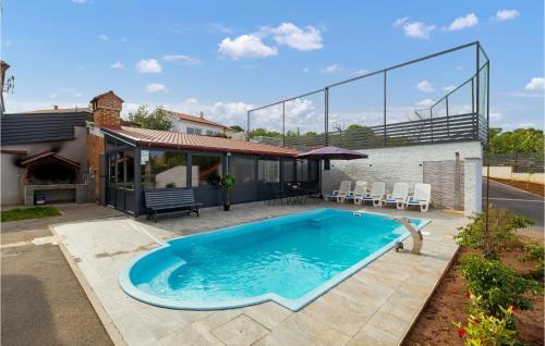 Gallery image of Beautiful Apartment In Vrh With Outdoor Swimming Pool in Vrh