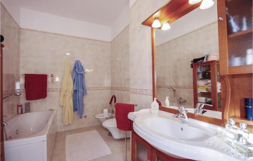 Ένα μπάνιο στο Villa Ilenia