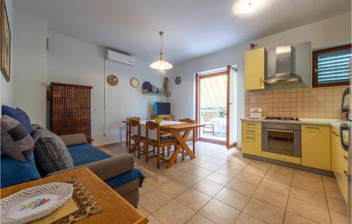 Amazing Apartment In Zadar With Wifi