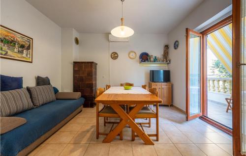 Amazing Apartment In Zadar With Wifi