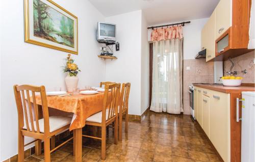 2 Bedroom Awesome Apartment In Malinska