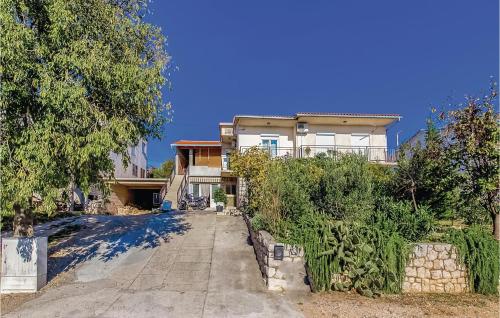 Cozy Apartment In Novi Vinodolski With Wifi