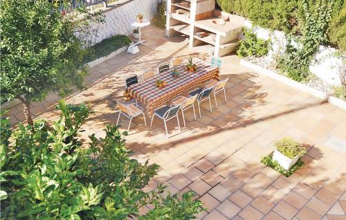 A garden outside 7 Bedroom Lovely Home In Santa Susanna