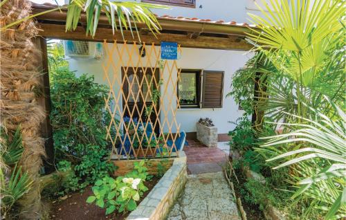 Cozy Apartment In Novigrad With Wifi