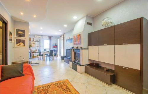 Χώρος καθιστικού στο Awesome Apartment In Bari With Wifi