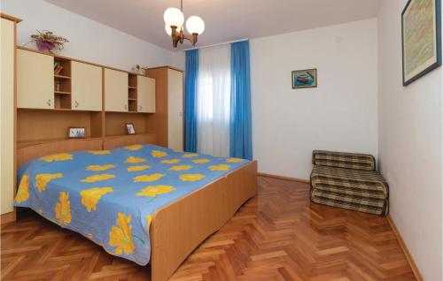 Postel nebo postele na pokoji v ubytování Lovely Apartment In Zadar With Wifi