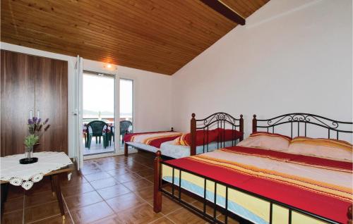 Postel nebo postele na pokoji v ubytování Stunning Apartment In Sv, Petar With Wifi