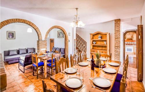 Χώρος καθιστικού στο Gorgeous Home In Ronda With Wifi