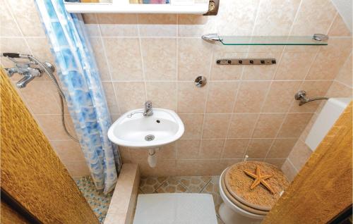 Kupaonica u objektu Awesome Home In Slivno With 1 Bedrooms And Wifi