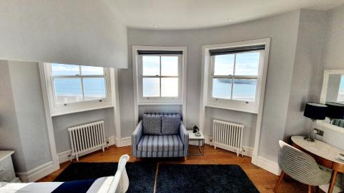 A Room With A View - Free Parking photo 23