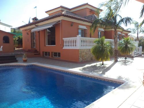 Maravillosa Villa con PISCINA, BARBACOA Y ZONA DE JUEGOS ...