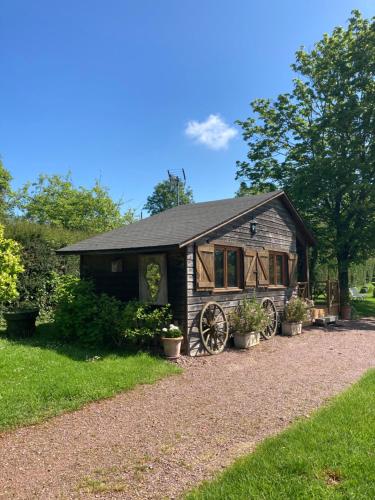 Gallery image of Domaine des Thyllères,Chalet Colvert in Beaufour