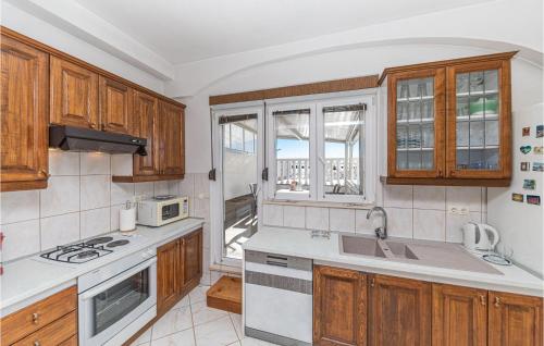 One-Bedroom Apartment In Kastel Kambelovac